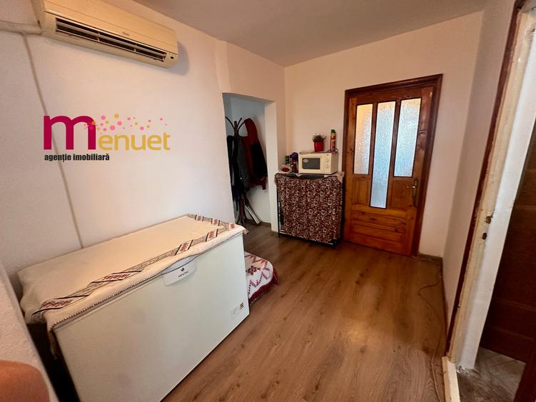 Apartament cu 4 camere decomandat în Central