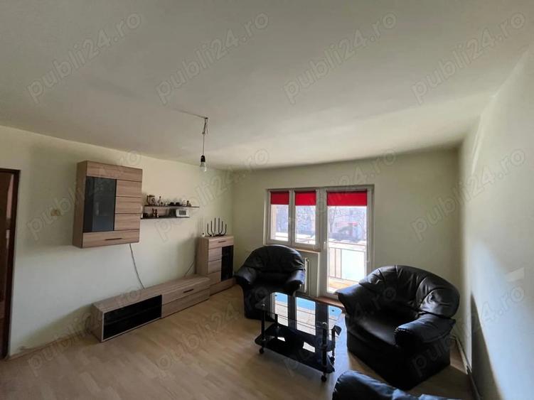 Apartament cu 4 camere decomandat în Central