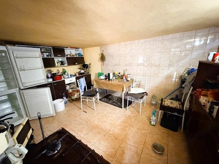 Casă cu 3 camere cu Teren 2296 Mp în Vlăduleni