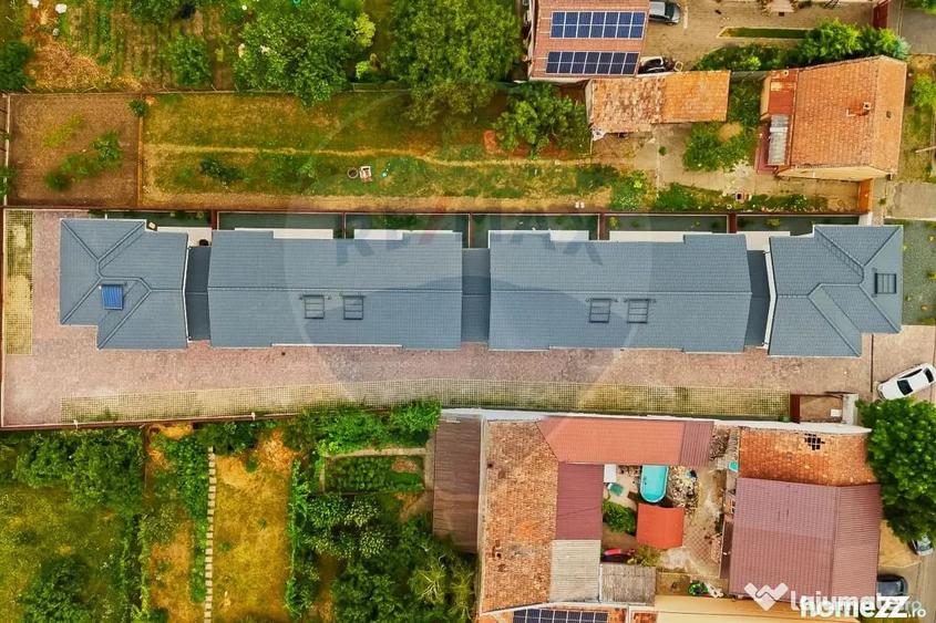 Apartament cu 4 camere decomandat în Pârneava