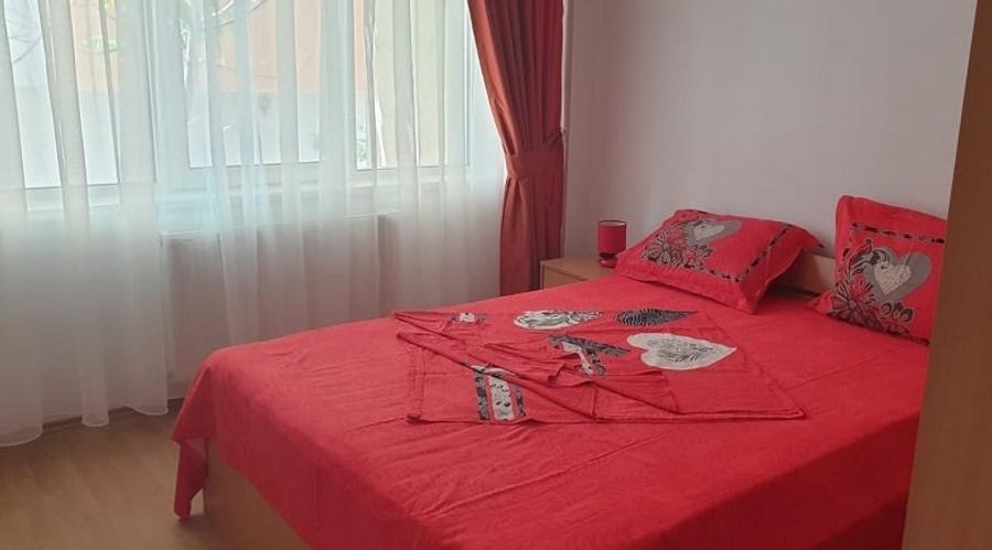 Apartament cu 3 camere decomandat, mobilat în Central