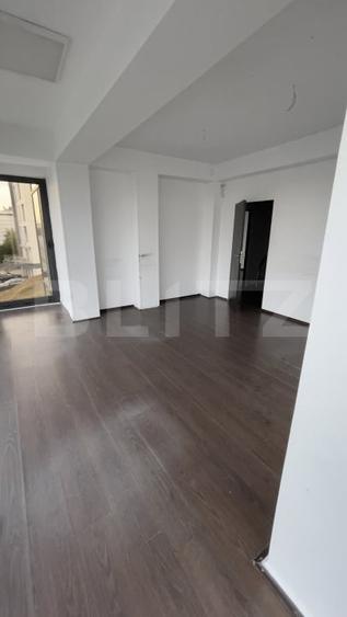 Birou, de 376 mp, în Frații Golești