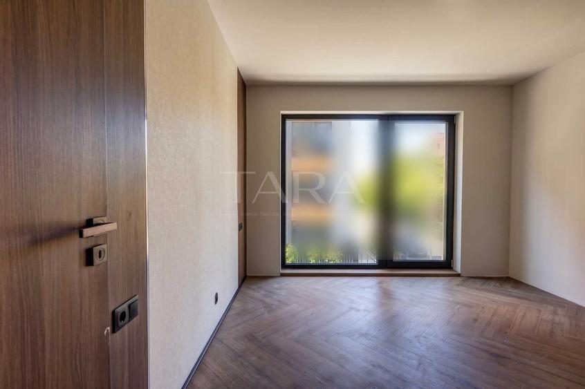 Apartament cu 2 camere semidecomandat în Mărăști