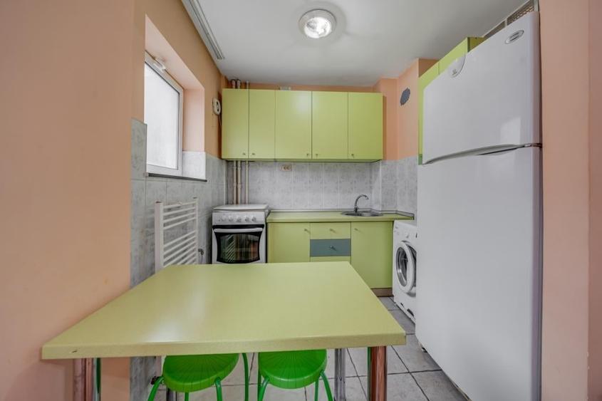 Apartament cu 2 camere semidecomandat, mobilat în Vasile Pârvan