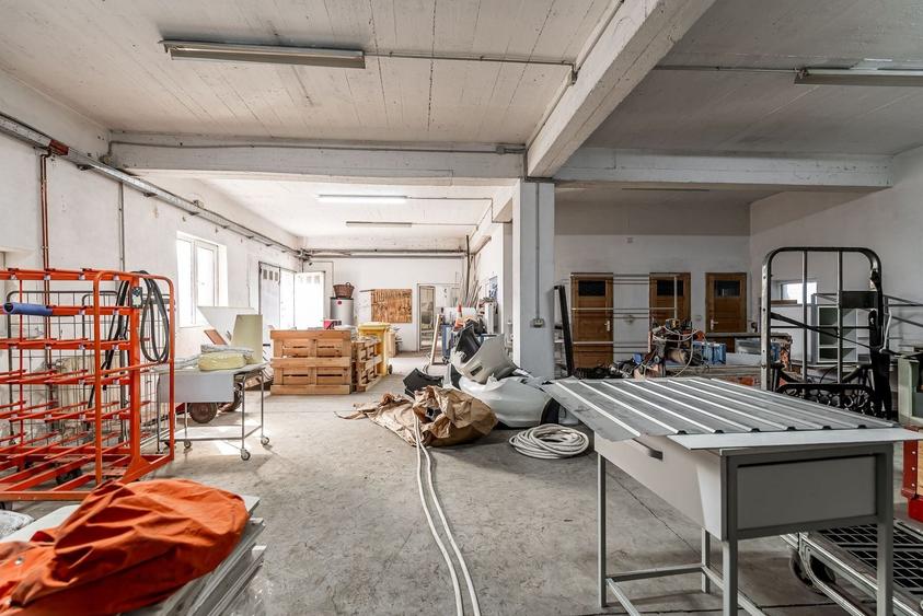 Spațiu industrial, de 730 mp, în Micălaca