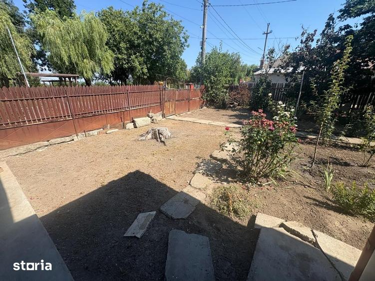 Casă cu 6 camere cu Teren 826 Mp în Fundeni
