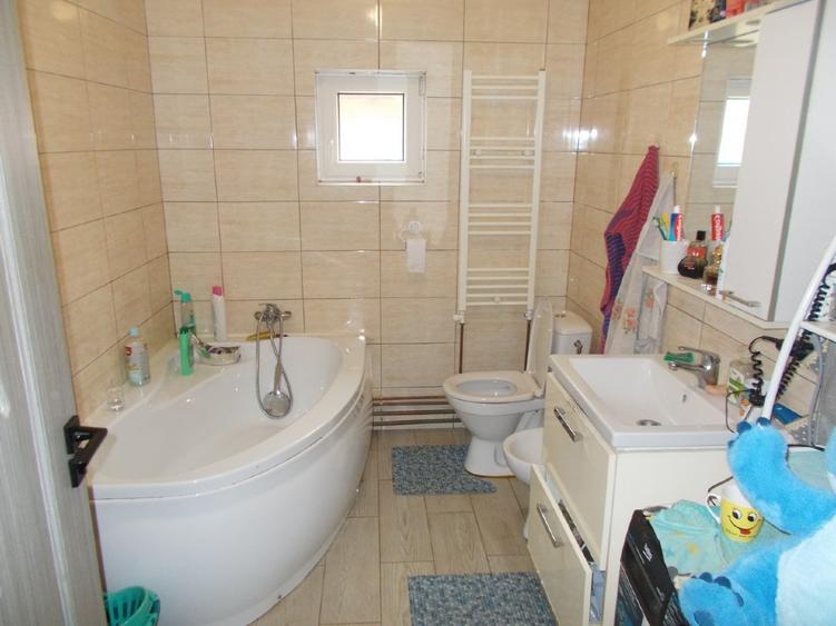 Casa buna Sacalaz, 3 camere, 113mp util, 1500 mp teren - 9