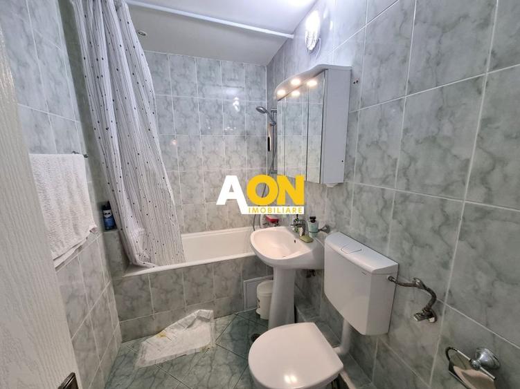 De inchiriat apartament 3 camere, zona Piata, Cetate - 9