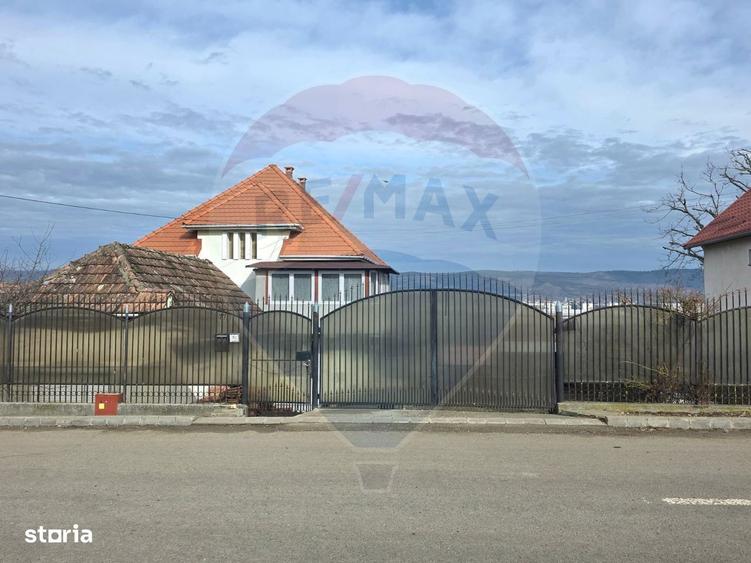 Casa pe strada Prefect Vasile Molovan- Tarnaveni - 13