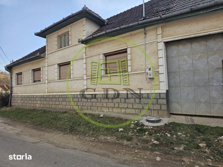 Casă cu 4 camere cu Teren 1000 Mp în Cărpinet