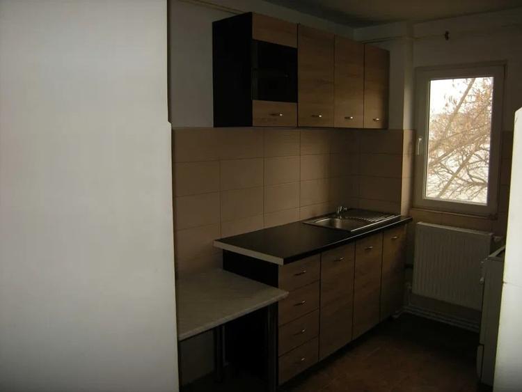Apartament cu 2 camere, etajul 3/4, zona Podu Ros-Odeon - 2