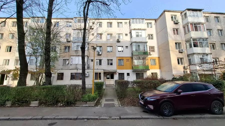 Vand apt. 3 cam., semi-decomandat, Inel 2 - 1