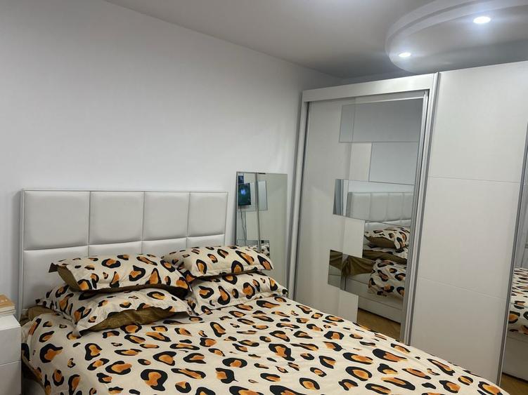 Apartament complet renovat/mobilat/3 camere/2 parcari/84 mp - 1