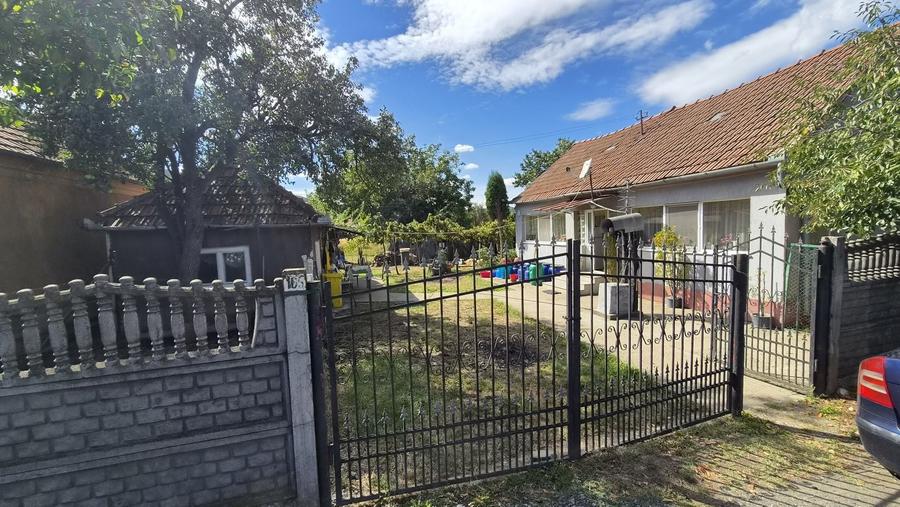 Casă cu 2 camere în Brănișca