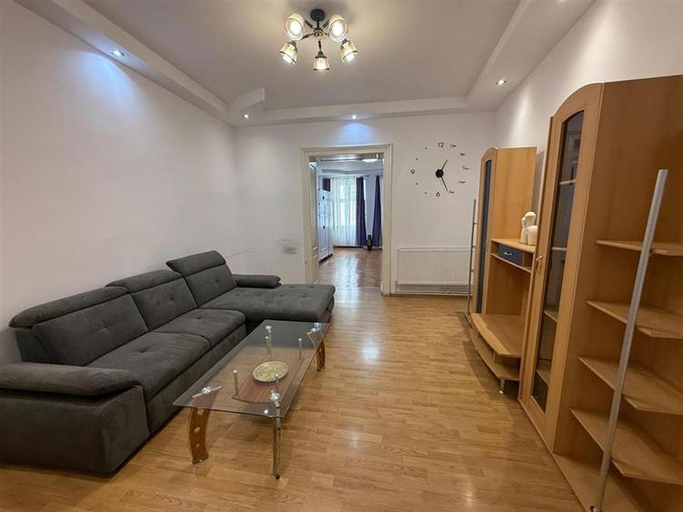 Apartament cu 2 camere nedecomandat în Central
