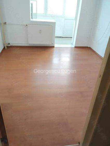 Inchiriez ap 3 camere 2000 lei decomandat Podul Giurgiului Inchiriez ap 3 camere 2000 lei decomandat Podul Giurgiului
