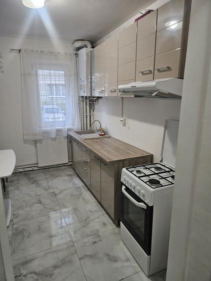 Particular inchiriez apartament cu doua camere - 1