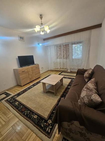 Apartament spatios, 3 camere, Bd Independentei UMF, 550euro/luna - 2