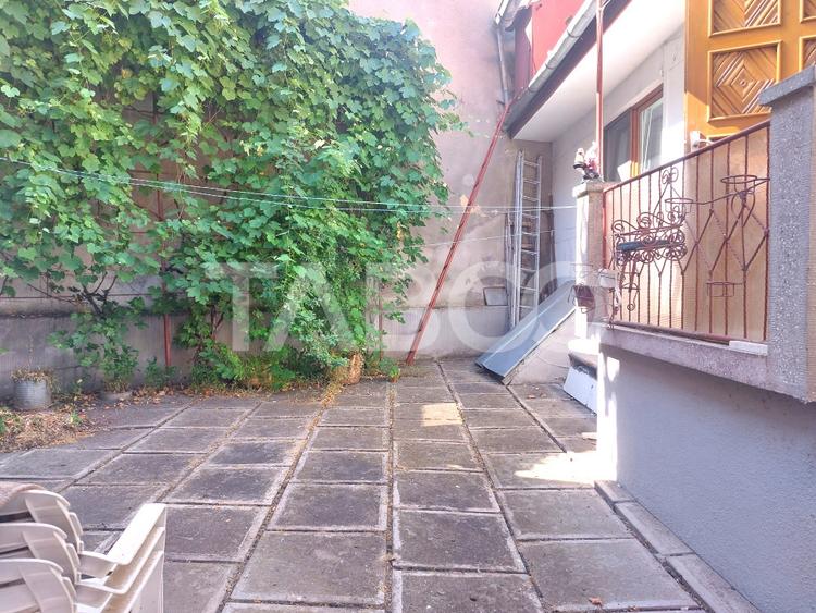 Casa 78 mpu curte proprie pretabila regim hotelier zona istorica Sibiu - 2
