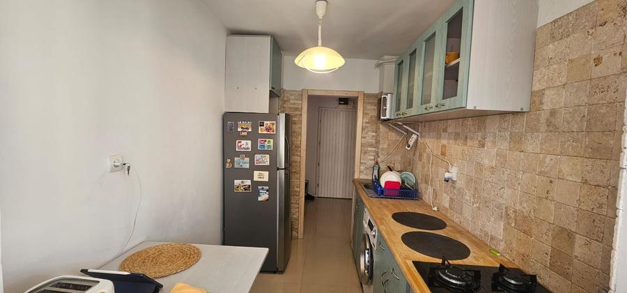 Inchiriez apartament cu 2 camere,decomandat, situat pe B-dul Mihai Viteazu - 3