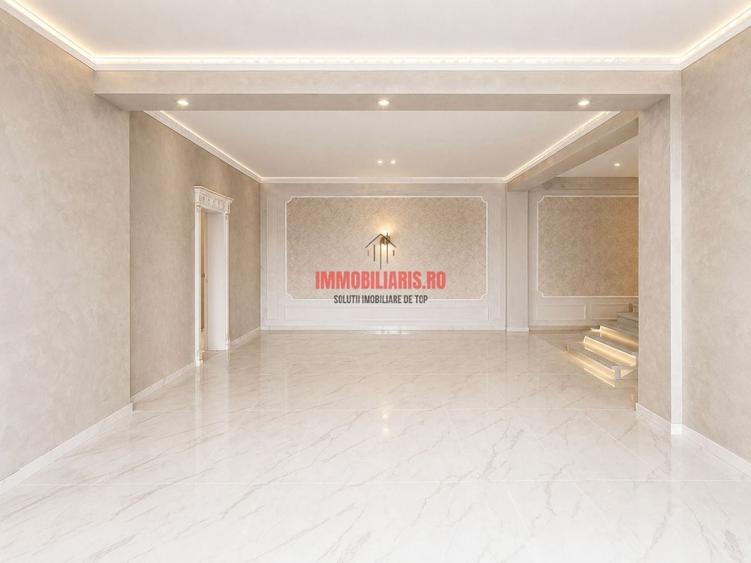 Casă individuală cu 8 camere cu Canalizare în Ozana