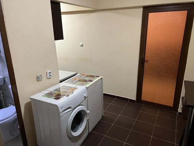 Garsonieră decomandată în Central