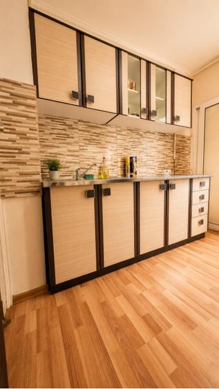 Vând apartament cu 2 camere, centrala, bloc anvelopat, termopane, parter înalt - 1