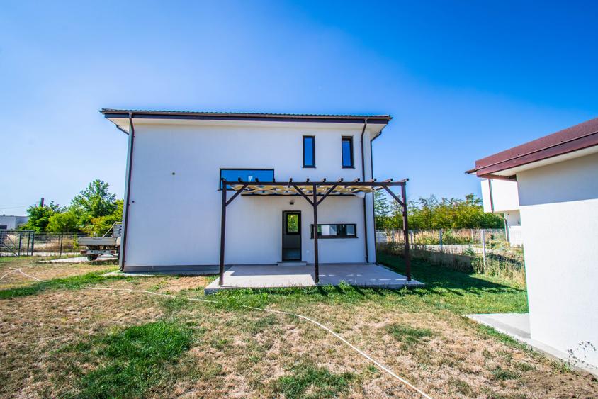 Vila verde disponibila, panouri, pompa de caldura, intretinere - 500ron/luna - 8