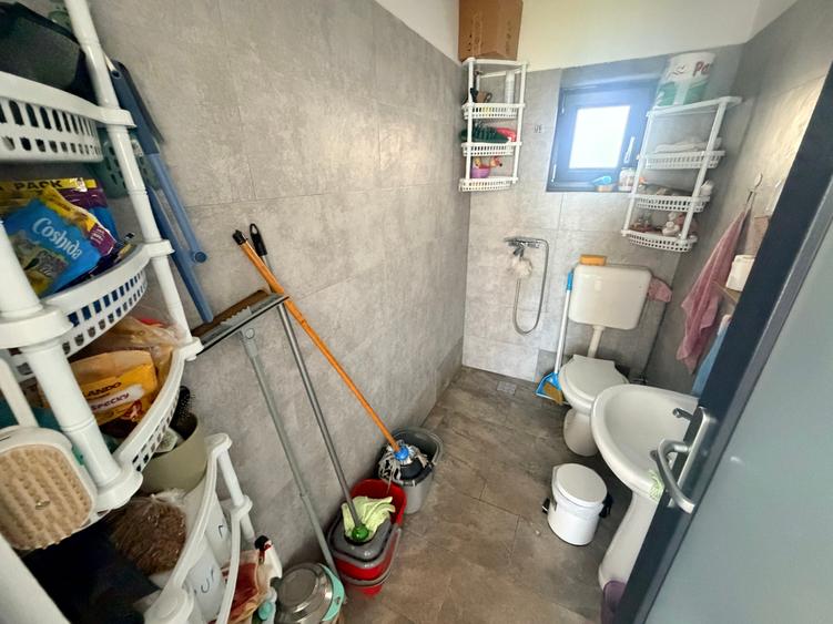 Casa moderna cu piscina P+1. 5 cam. Teren 603 mp - 31