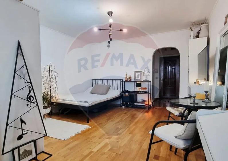 Garsoniera de vanzare metrou Costin Georgian - 7