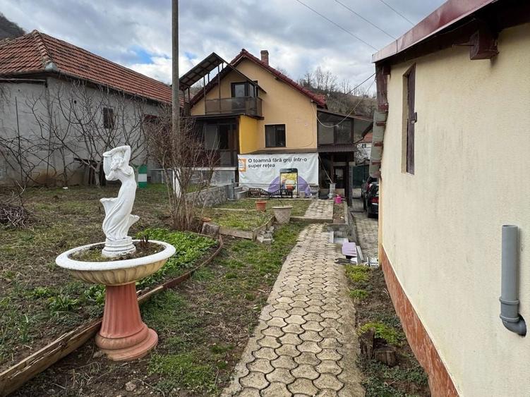 Casa de vanzare in Deva intr-o zona foarte linistita si cu o panorama deosebita ( casa este nou construita ). - 6