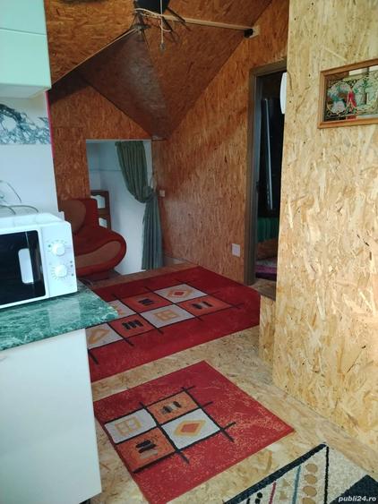 Inchiriez apartament 2cam.situat la etaj in vila la curte in Dumbrava-Rosie. - 3