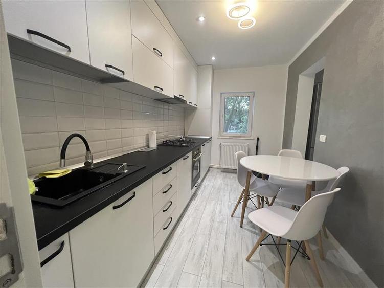 Apartament 2 camere, etaj 3, renovat, zona Sala Polivalenta - 2