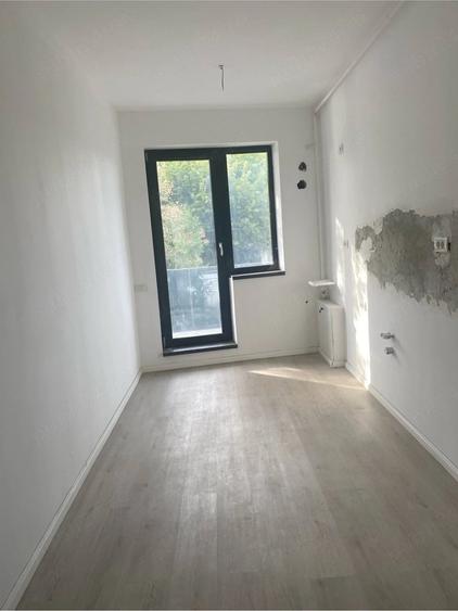 Garsonieră decomandată în Eroii Revoluției