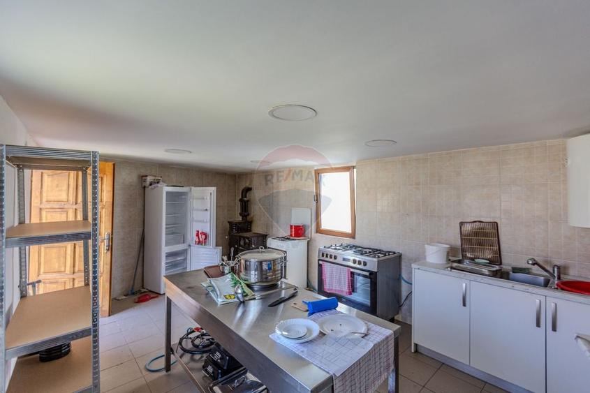 Hotel / Pensiune cu 10 camere de vanzare/Vama Buzaului - 39