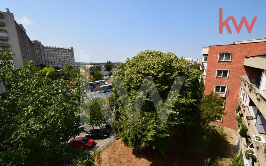 Apartament 4 camere, 1 Mai , Insula, centrala termica, langa - 8