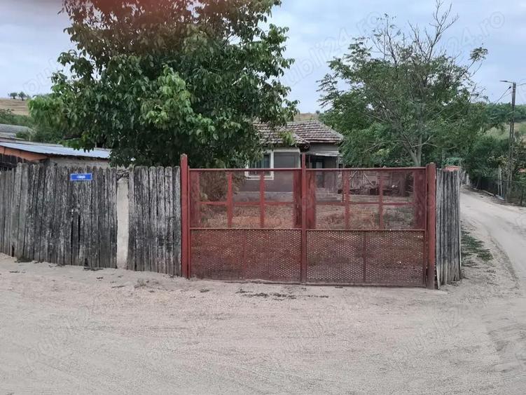 Vand casa in Comuna Branistea, jud Mehedin?i - 2