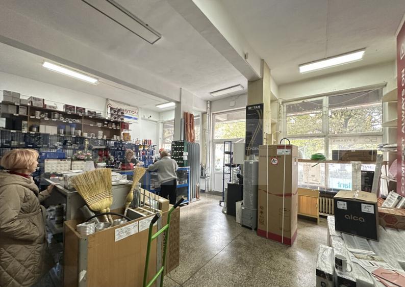 Spa?iu comercial de inchiriat, zona Decebal pozi?ie e - 7