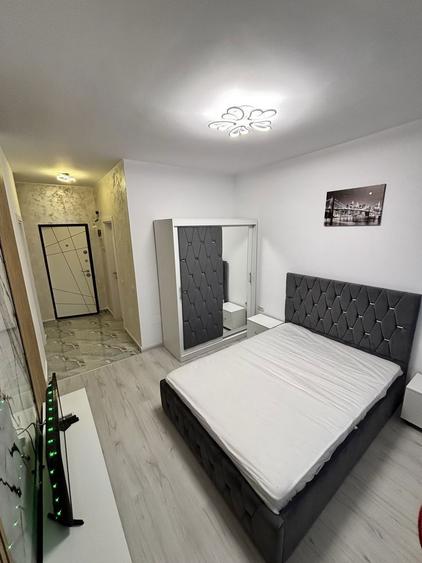 Inchiriez garsoniera Militari Residence + loc de parcare - 1