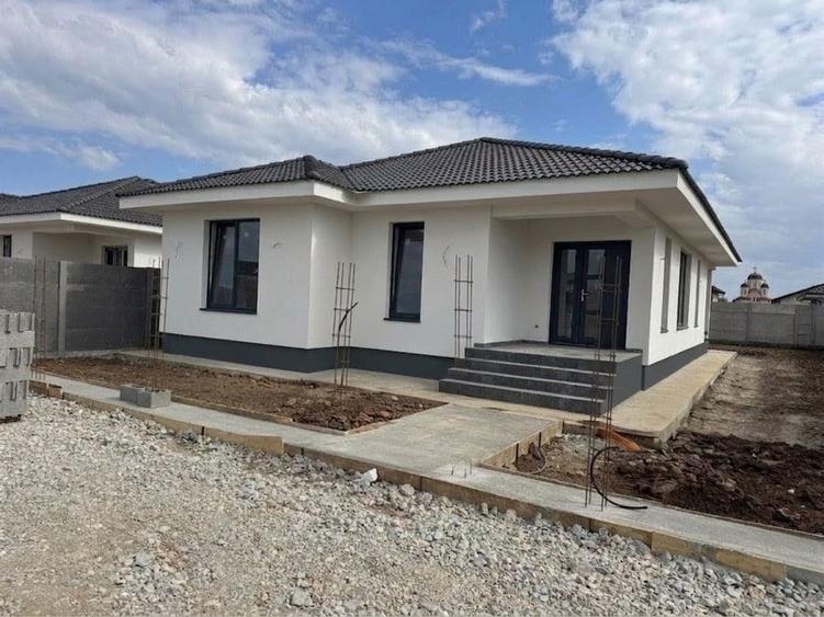 Vand casa Santandrei - acces din drumul principal - toate utilitatile - 2