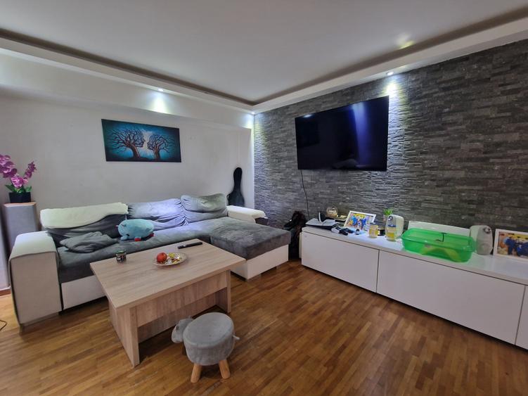 Navodari (Sud)- 3 camere decomandate, mobilat-utilat, etaj 3/4 - 1