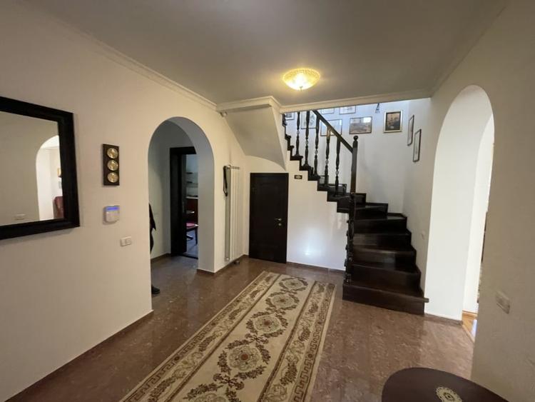 Curtea Domneasca, vila individuala, 6 camere, 3 bai, garaj, mobilata si utilata. - 7