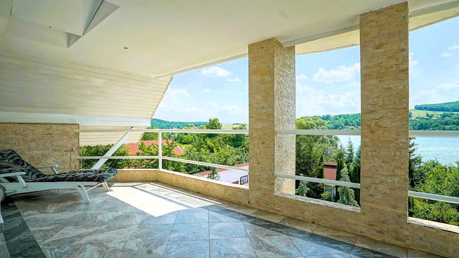 Proprietate unică pe malul lacului Moacșa – liniște, rafinament, eleganta - 37