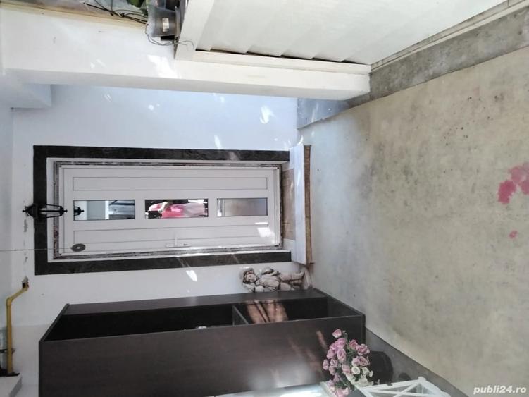 Casă cu 5 camere cu Teren 224 Mp în Andronache