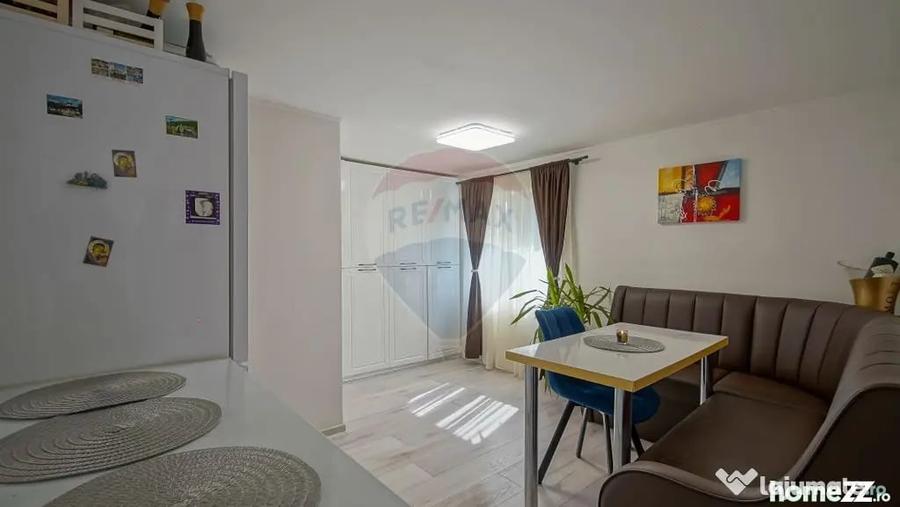 Casă cu 6 camere cu Teren 494 Mp în Vulcan