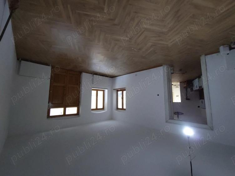 Casa apartament in curte comuna - 4