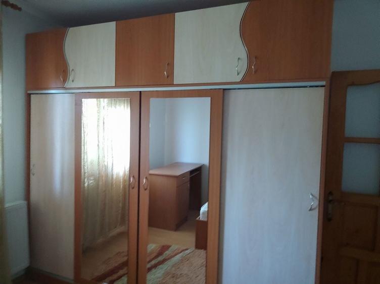 Inchiriez apartament cu 3 camere mobilat utilat complet - 1