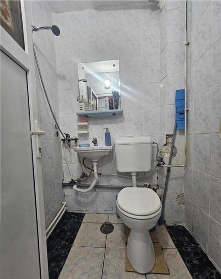 Resita, Garsoniera Mobilata Utilata, Parter, Calea Caransebe - 3