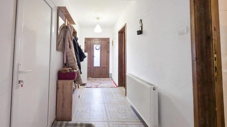 Casa 11 camere cu livada pe Strada Republicii, Dragomire?ti-Deal - 4