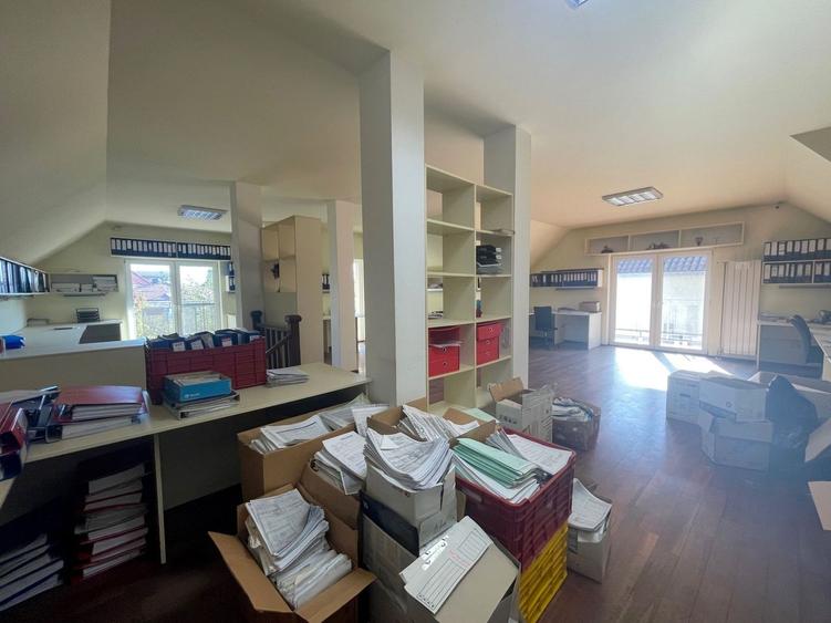 Spațiu de birouri / clinică de vanzare - 24